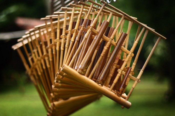 alat tradisional kalimantan utang sulawesi timur lado tenggara utara felderfans thegorbalsla nama lengkap beserta muzik asalnya kayu dimainkan nama2 provinsi