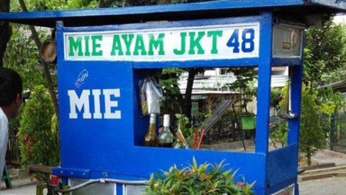 kenapa gerobak mie ayam warna biru terbaru