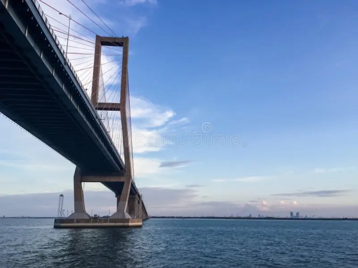 bridge breaks in central java