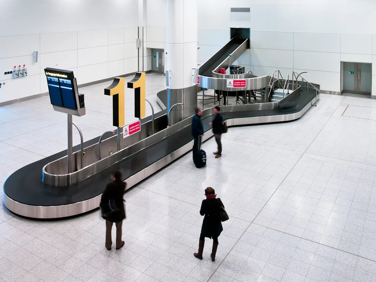 baggage claim equipaje tui maleta transportadora aeropuerto maletas flights etiquette archivo marella