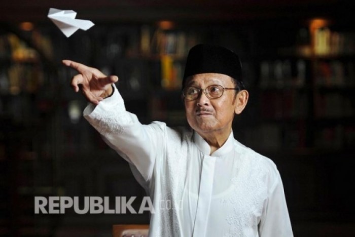 biography bj habibie in english