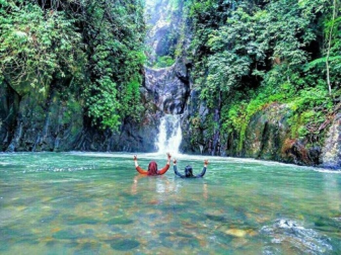 air terjun sampuren putih