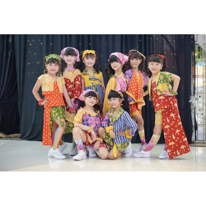 narasi fashion show batik terbaru