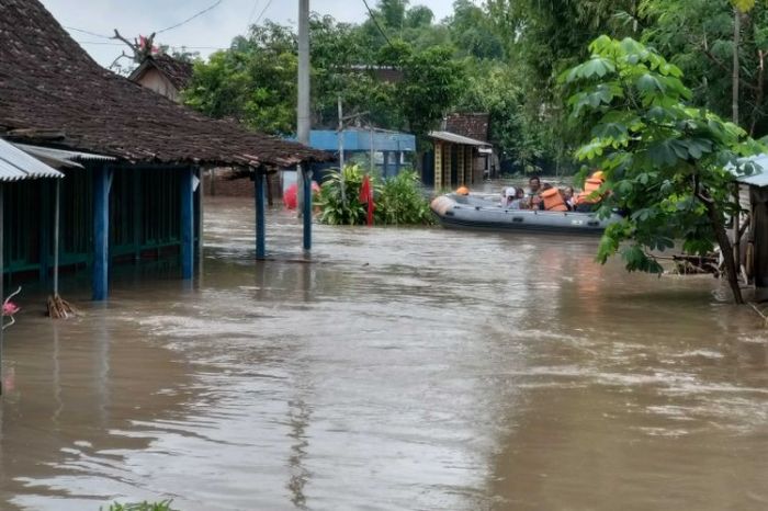 banjir teks eksplanasi tentang cerita