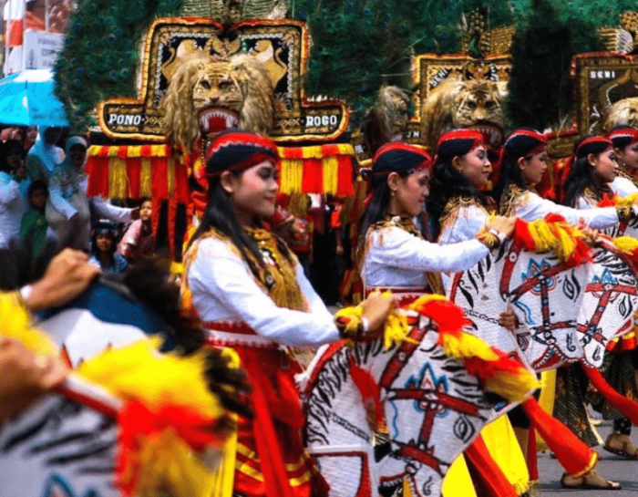 kuda lumping kepang jaran tari indonesia tengah jawa aneh seni dari dramatic jaranan indonesian dahulu sejak pandang bukan kala sudut