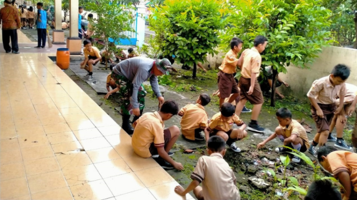 sekolah bakti kerja royong gotong momen disuruh masa bebas bahagianya zaman credit hipwee baju kalau pakai apalagi