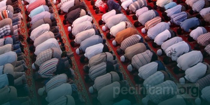 hukum shalat berjamaah menurut 4 mazhab terbaru