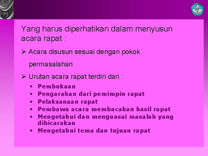 Perbedaan antara diskusi dan rapat adalah