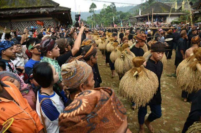 komunitas dan kearifan lokal