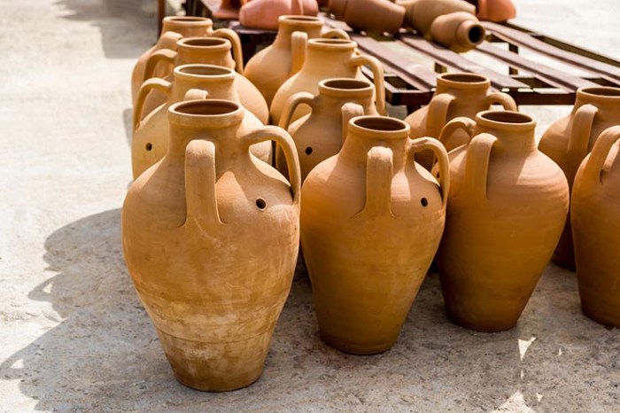 Keramik tanah liat seni industri jeju berasal gerabah ahli beserta kerjanya trip101 jar onggi