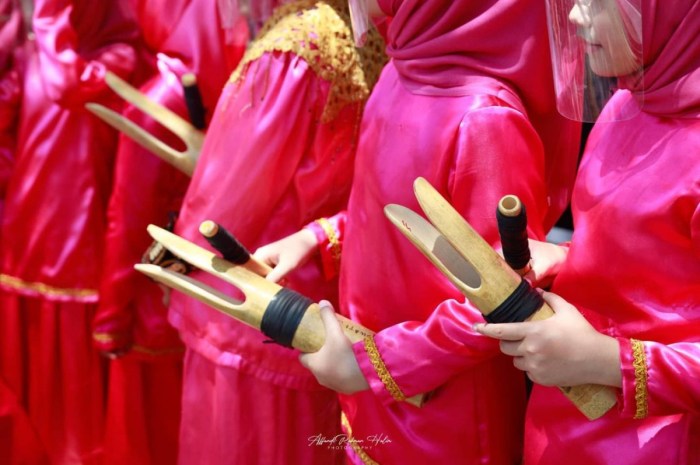 alat gorontalo tradisional irama adat budaya senjata senam fungsi berbentuk binde sky