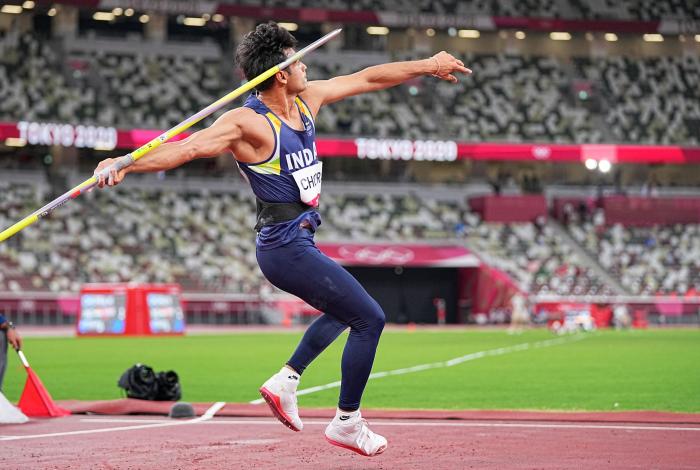 lempar lembing atletik olahraga gaya lapangan teknik pengertian cabang macam dasar atlet peraturan