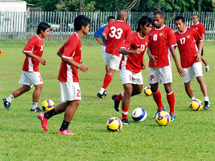 puisi tentang olahraga sepak bola terbaru