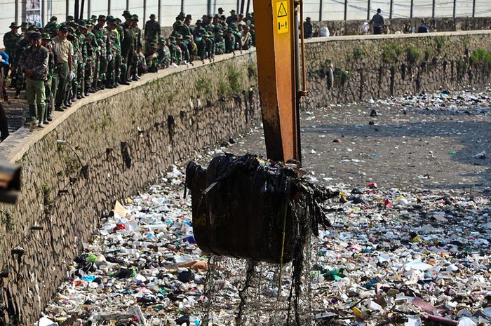 ulang daur limbah anorganik keras sampah mengolah pengertian jenis lunak dapat yaitu