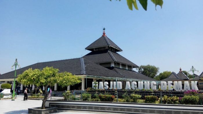 fungsi masjid agung demak terbaru