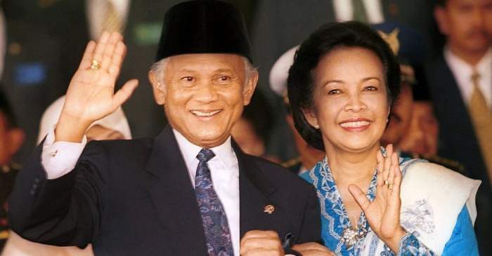 analisis novel habibie dan ainun terbaru