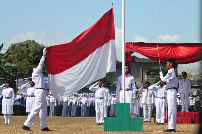 Upacara bendera tindakan disiplin tertib ditata dirangkaikan gerakan bangsa kliksumatera nilai