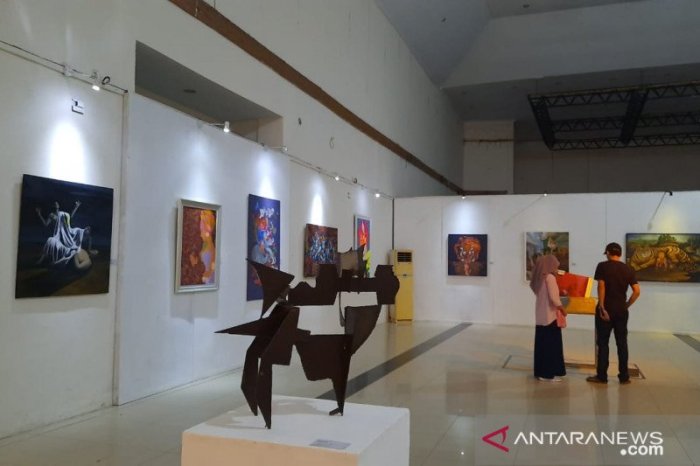 perlengkapan pameran