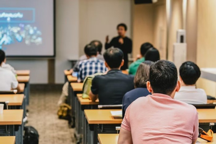 Perbedaan ijazah kelas karyawan dan reguler