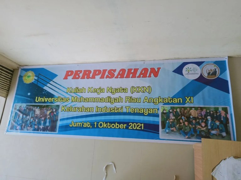 perbedaan banner dan baliho