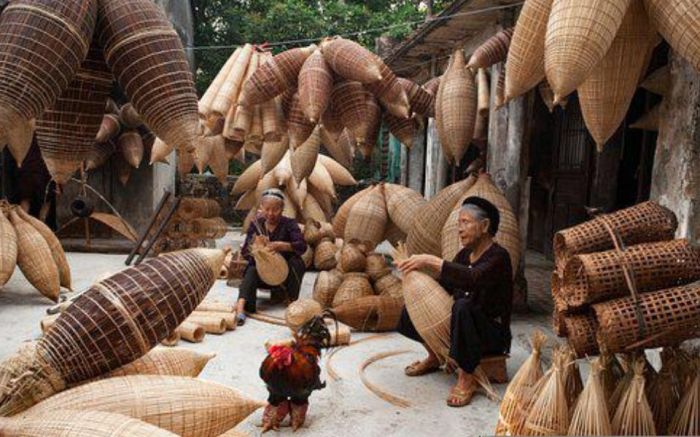 Tuliskan proses pembuatan kerajinan bambu