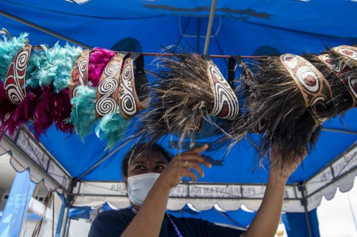 kerajinan khas papua barat terbaru