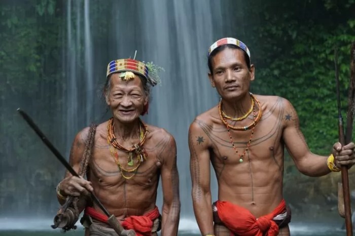 pakaian adat mentawai wanita