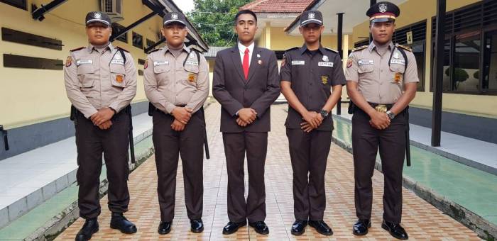 bedanya satpam dan security