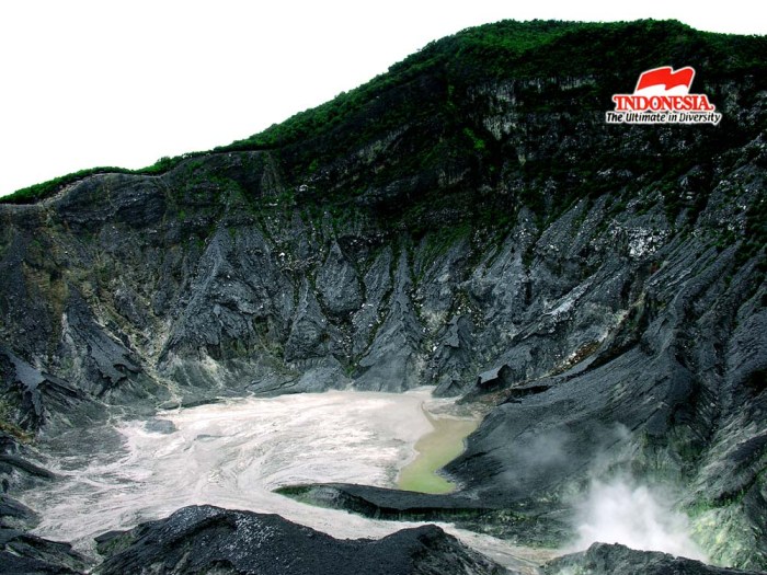 Cerita tangkuban perahu dalam bahasa inggris