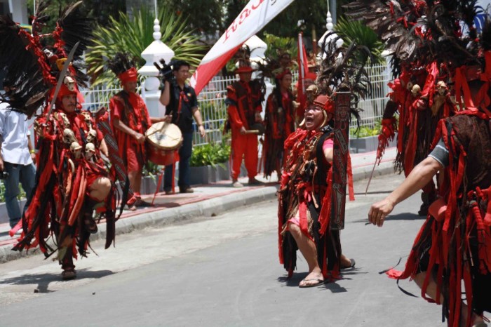 suku papua toleransi budaya macam lokal ras bangsa traveling perbedaan daerah generasi sedunia memaknai terhadap