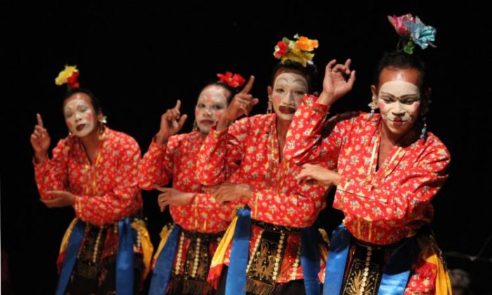 Tari blantek ronggeng berasal asli betawi kreasi tindak seni terdapat geol gerakan rapat selancar antara kaya