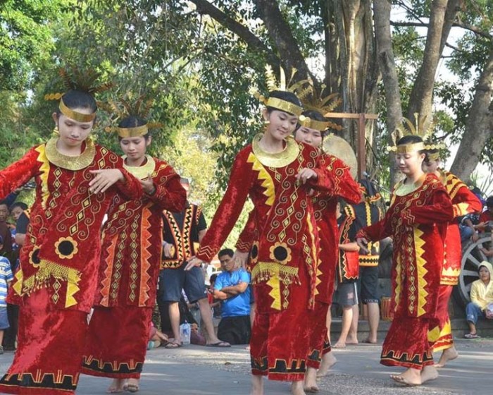 sirih sekapur tari properti cerano sekolahnesia lengkap beserta deskripsi polos kartun