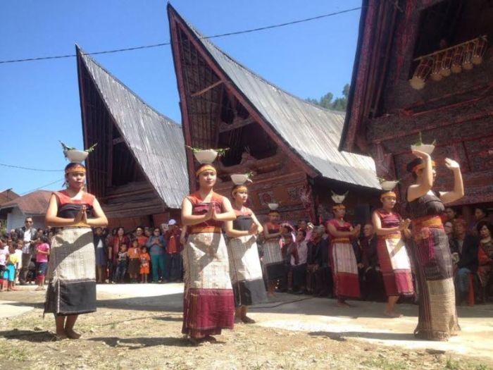 toba danau budaya adat batak desa wisata bersatu melestarikan utara sumatra tiga hotang bolon tobasa malela serta gunung hutagaol ragi