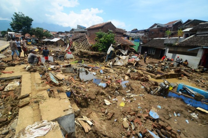 artikel banjir bahasa jawa