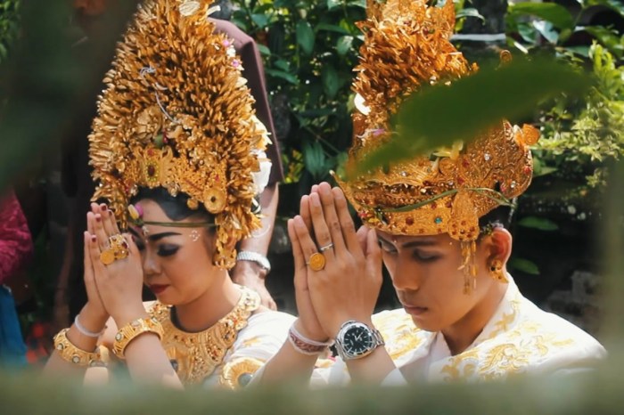 hindu perbedaan menggunakan