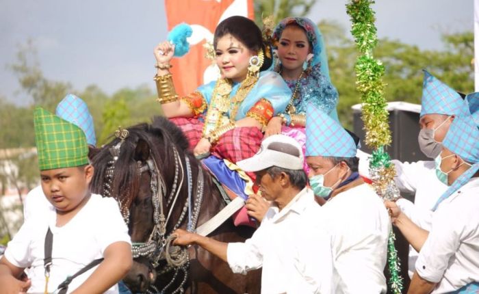 tari sulawesi daerah tarian berasal tradisional terlihat khas